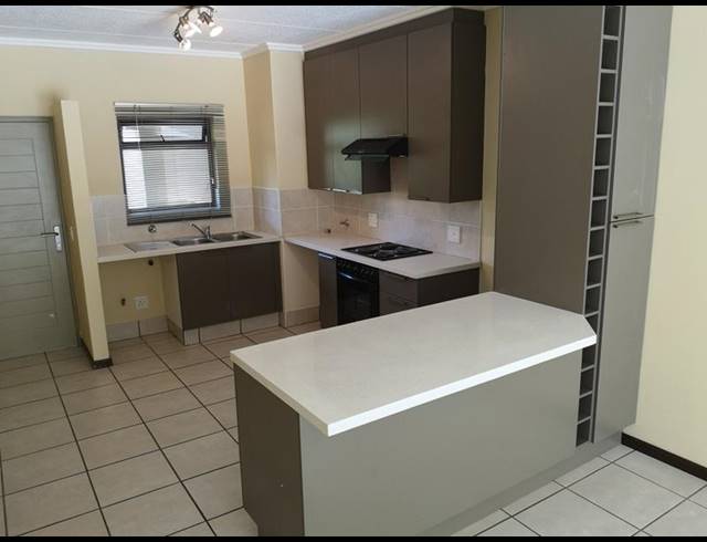2 BEDROOM PROPERTY TO RENT IN BRYANSTON